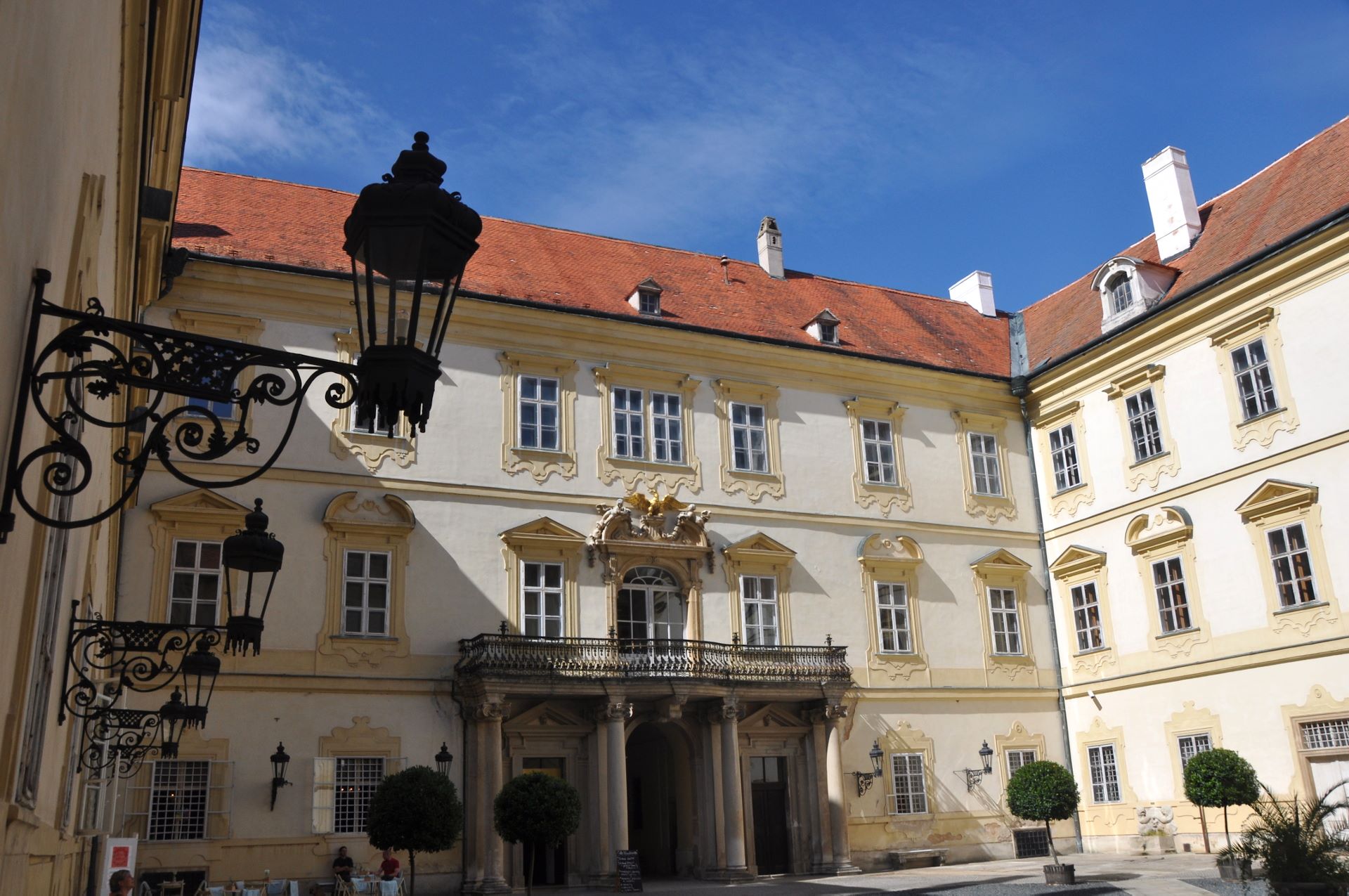 Valtice (deutsch Feldsberg) (Photo license: CC BY 2.0)